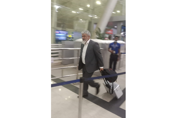 25 கிலோ உடல் எடையை குறைத்தாரா நடிகர் அஜித்! ரசிகர்களின் விமர்சனத்திற்கு உள்ளான புகைப்படம் | Trolls On Ajith Thunivu