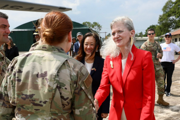 இலங்கை வந்தார் அமெரிக்க உதவி இராஜாங்கச் செயலர் | Us Assistant Secretary Of Arrives In Sri Lanka