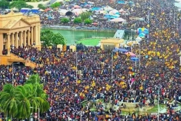 සැමියා සමග අරගල භූමියට ආ 20 හැවිරිදි කත අරගලකරුවෙකු සමග පැනයයි..!