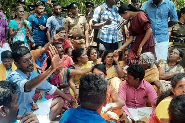 குருந்தூர் மலை ஆதி சிவன் பொங்கல் விழாவில் அரங்கேறிய அராஜகம்; கற்பூரத்தை சப்பாத்து காலால் மிதித்த பொலிஸார்! | Police Anarchy By Trampling On Kurundur Hill
