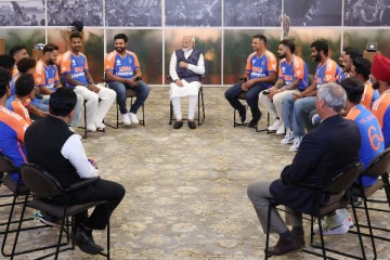 உலகக் கிண்ணத்துடன் நாடு திரும்பிய இந்திய அணிக்கு மோடி வரவேற்பு