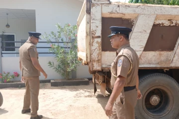 சமிக்ஞையை மீறிய டிப்பர் மீது பொலிசார் துப்பாக்கி பிரயோகம் ; வாகன சாரதி தப்பியோட்டம்