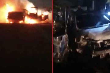 ගුවන් පාලමක් මතදී රථ දෙකක් ගිනි ගැනීමෙන් සිදුවූ අනතුර..