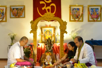 புத்தாண்டில் இந்த இரு பொருளையும் மறக்காமல் வாங்கி விடுங்கள்; சீரும் சிறப்புமாக வாழலாம்!