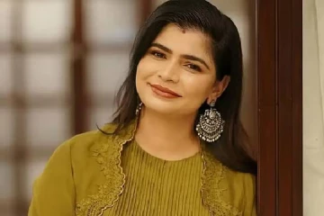 ரிப்பீட் மோடில் ’முத்த மழை’ பாடல் - சின்மயி தடைக்கு முடிவு எப்போது?