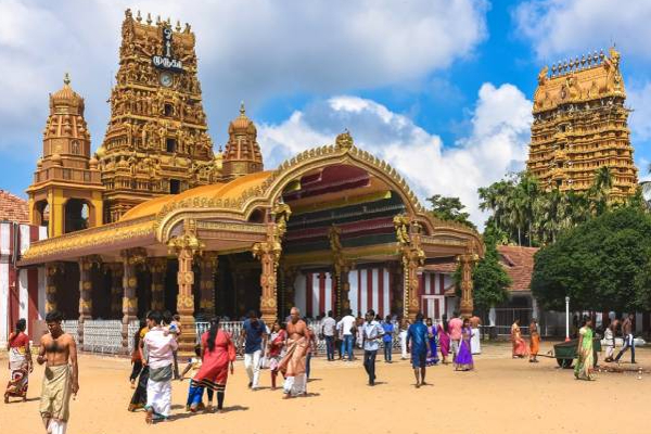 நல்லூர் கந்தசுவாமி கோவிலில் சித்திரத்தேர் வெள்ளோட்டம்! | Chitrather Vellotam In Nallur Kandaswamy Temple