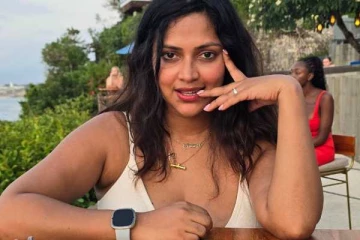 பீச் வியூவில் ஹாயாக சன்பாத் எடுக்கும் அமலா பால்!! இதோ புகைப்படங்கள்..