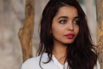 அம்மாவின் ஆசியுடன் தன்னை தானே திருமணம் செய்துகொள்ளும் முதல் இந்தியபெண்!