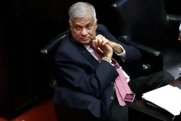 ரணில் வீசிய கொழுக்கி