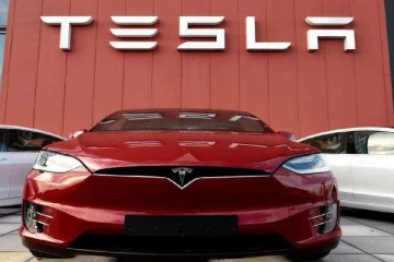 மொத்தமாக 80,000 கார்களை திரும்பப்பெற்ற எலான் மஸ்கின் டெஸ்லா நிறுவனம்