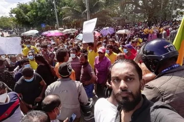 கட்டுநாயக்கவில் ஆர்ப்பாட்டத்தில் இறங்கிய மக்கள்: போக்குவரத்துக்கு தடை (Video)