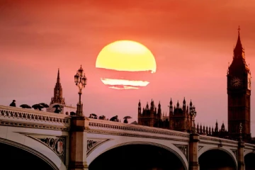 லண்டனில் இதுவரை இல்லாத அளவுக்கு அதிகபட்சமாக வெப்பம் பதிவு!