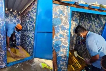 கழிவறையை சுத்தம் செய்யும் பிரபலம்: வைரலாகும் புகைப்படம்! சரமாரியாக கழுவி ஊற்றும் நெட்டிசன்கள்