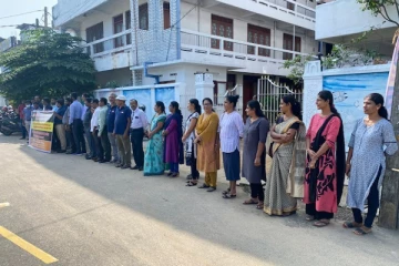 வரவு செலவு திட்டத்திற்கு எதிராக கிழக்கு பல்கலைக்கழக ஆசிரியர் சங்கத்தினால் பணி பகிஸ்கரிப்பு