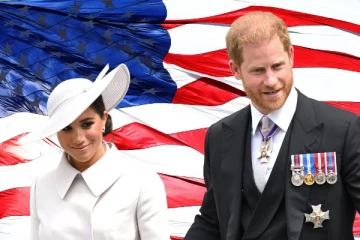 அமெரிக்க குடிமகனான பிரித்தானிய இளவரசர் ஹாரி - வெளியான பின்னணி
