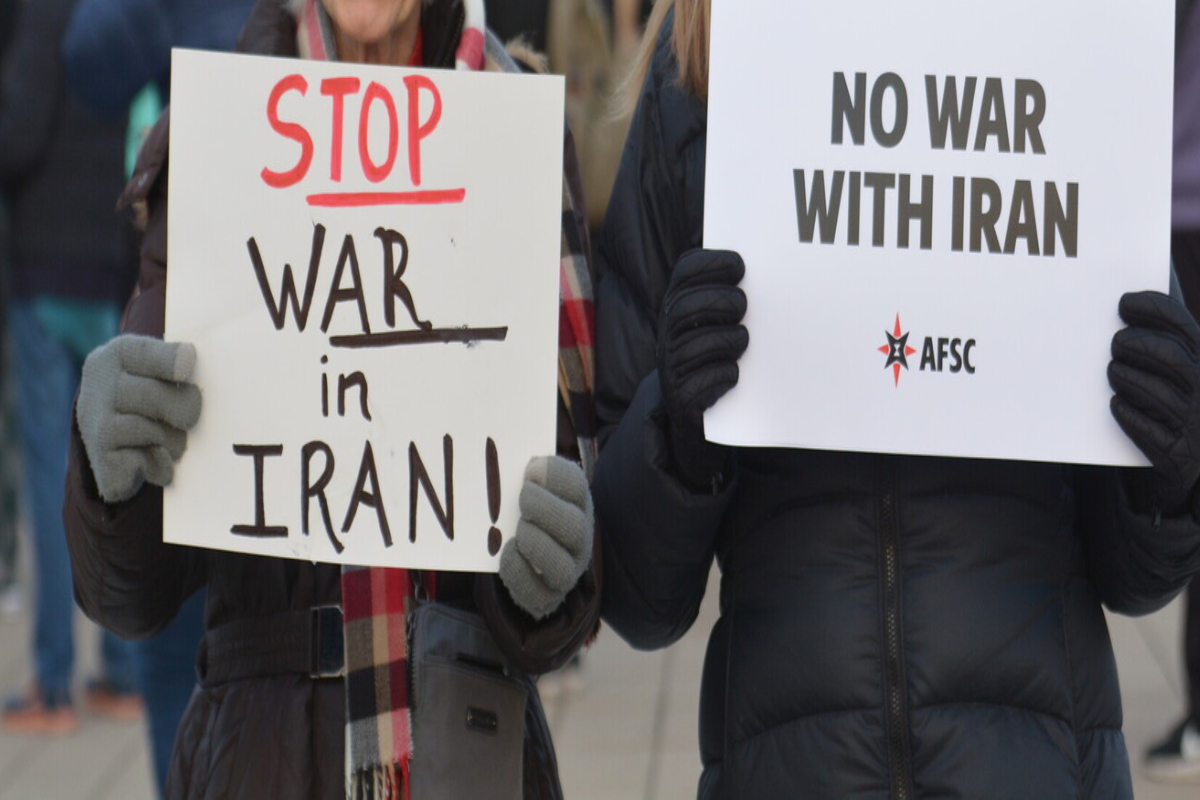 அமெரிக்க இடைக்காலத் தேர்தல் வருகைக்கு முன் ஈரான் போரை சாதகமாக்க முயற்சிக்கும் ட்ரம்ப் | Iran War Is A Political Headache For Donald Trump