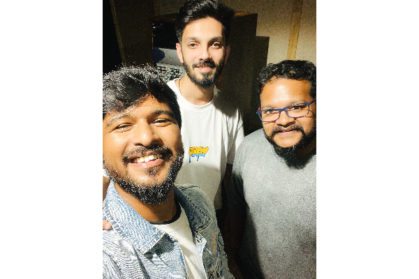 துணிவு திரைப்படத்தில் அஜித்துக்காக அனிருத் செய்துள்ள விஷயம்.. வெளிவந்த புகைப்படம் | Anirudh Sings In Ajith Thunivu Movie துணிவு திரைப்படத்தில் அஜித்துக்காக அனிருத் செய்துள்ள விஷயம்.. வெளிவந்த புகைப்படம் | Anirudh Sings In Ajith Thunivu Movie