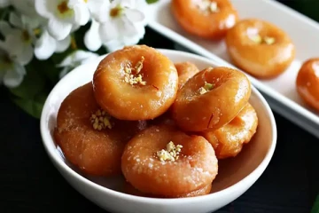 ஸ்வீட் கடை ஸ்டைல் பாதுஷா: இந்த 2 பொருள் போதுமாம்!