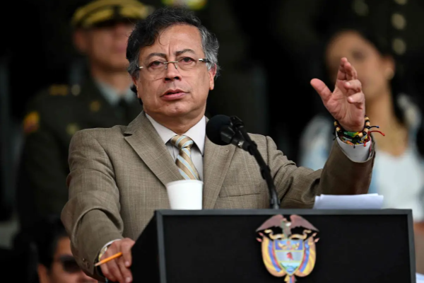 வெனிசுலாவில் நிலவும் பதற்றம்! கொலம்பிய ஜனாதிபதியின் அதிரடி உத்தரவு | Colombian President Deploys Forces Venezuela Bomb