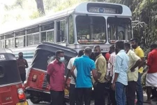 ஹட்டனில் விபத்து - மூவர் காயம்