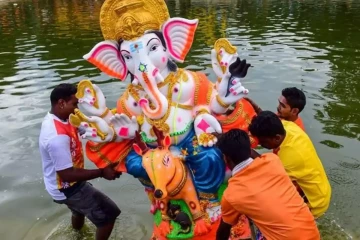 விநாயகர் சிலையை கரைக்கும் போது பரிதாபமாக உயிரிழந்த 9 நபர்கள்