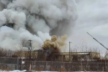 கனடாவில் திடீரென இடம்பெற்ற தீ விபத்து