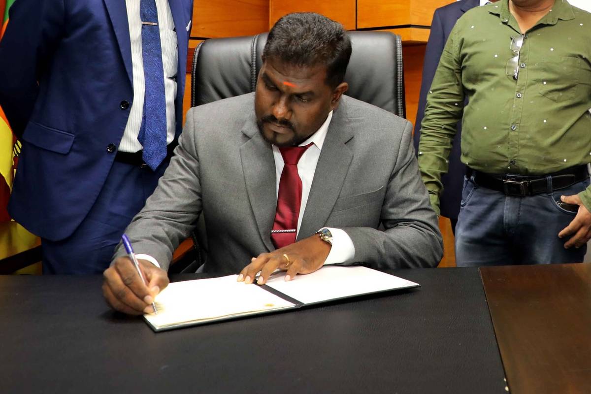 எதிர்கட்சிகளுக்குள் தஞ்சம் புகும் ஊழல்வாதிகள்- அமைச்சர் சுந்தரலிங்கம் பிரதீப் குற்றச்சாட்டு | Sundaralingam Pradeep Accuses Opposition Party எதிர்கட்சிகளுக்குள் தஞ்சம் புகும் ஊழல்வாதிகள்- அமைச்சர் சுந்தரலிங்கம் பிரதீப் குற்றச்சாட்டு | Sundaralingam Pradeep Accuses Opposition Party