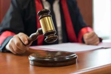 மாணவர்கள் லீவ் எடுத்தால் பெற்றோருக்கு சிறை தண்டனை - அரசு அதிரடி உத்தரவு!