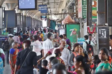 நீண்ட நேரம் காத்திருந்த பொதுமக்கள் - கோயம்பேட்டில் தொடரும் அவலம்