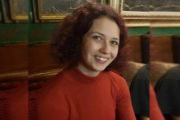 பிரித்தானியாவில் கொலைப்பட்ட பெண்களுடன் புகைப்படம் எடுத்த அதிகாரிகளுக்கு நேர்ந்த கதி! | Photographed The Murdered Women In Britain Police