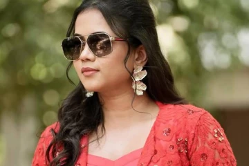 VJ மணிமேகலையா இது!! மாடர்ன் லுக்கில் இப்படி மாறிட்டாங்களே..