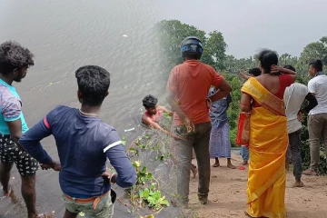 ஆலய திருவிழாவில் மதுபோதையில் குளத்தில் பாய்ந்த நபர் ; கிளிநொச்சியில் சம்பவம்