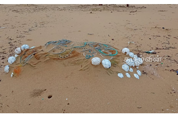 கட்டைக்காட்டில் வீசிய கடும் காற்றால் கடற்றொழிலாளர்களின் உபகரணங்கள் சேதம் | Fishing Equipment Damaged By Strong Winds கட்டைக்காட்டில் வீசிய கடும் காற்றால் கடற்றொழிலாளர்களின் உபகரணங்கள் சேதம் | Fishing Equipment Damaged By Strong Winds