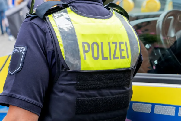 ஜேர்மனியில் தாக்குதல் நடத்த திட்டமிட்ட ஹமாஸ் அமைப்பினர் கைது | Suspected Hamas Arrested In Germany Plot Attack