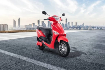 எகிறும் பெட்ரோல் விலை: ரூ.50,000ல் அசத்தலான Electric Scooter வாங்கலாம்