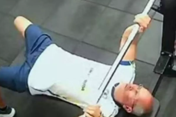 உயிரைப் பறித்த உடற்பயிற்சி ; அதிர்ச்சியை ஏற்படுத்திய வீடியோ | Exercise That Took Life Shocking Video உயிரைப் பறித்த உடற்பயிற்சி ; அதிர்ச்சியை ஏற்படுத்திய வீடியோ | Exercise That Took Life Shocking Video