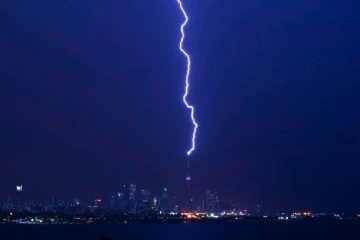 48 மணி நேரத்தில் 15,000 முறை மின்னல் தாக்கிய கனேடிய மாகாணம்: எச்சரிக்கை விடுத்த அமைச்சரகம்