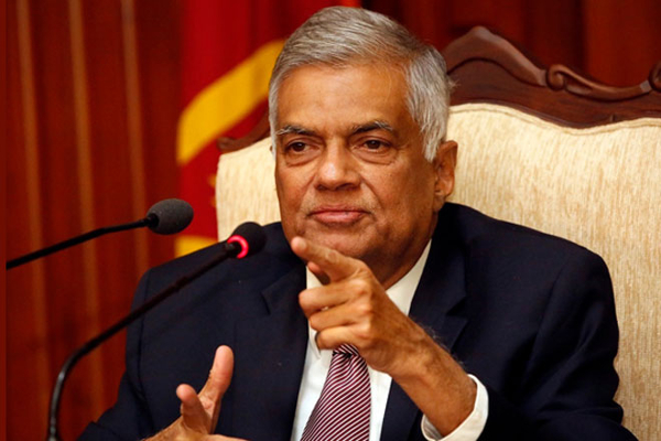 அத்தியாவசிய சேவைகள் தவிர்ந்த அரச பணியாளர்கள் நாளை பணிகளுக்கு செல்லவேண்டாம்- பிரதமர் ரணில் கோரிக்கை - ஐபிசி தமிழ்