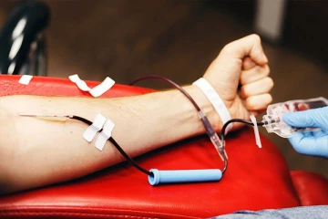 சுவிட்சர்லாந்தில் சில அறுவை சிகிச்சைகளை நிறுத்த வேண்டிய நிலை ஏற்படும்: மருத்துவ ஊழியர்கள் எச்சரிக்கையின் பின்னணி