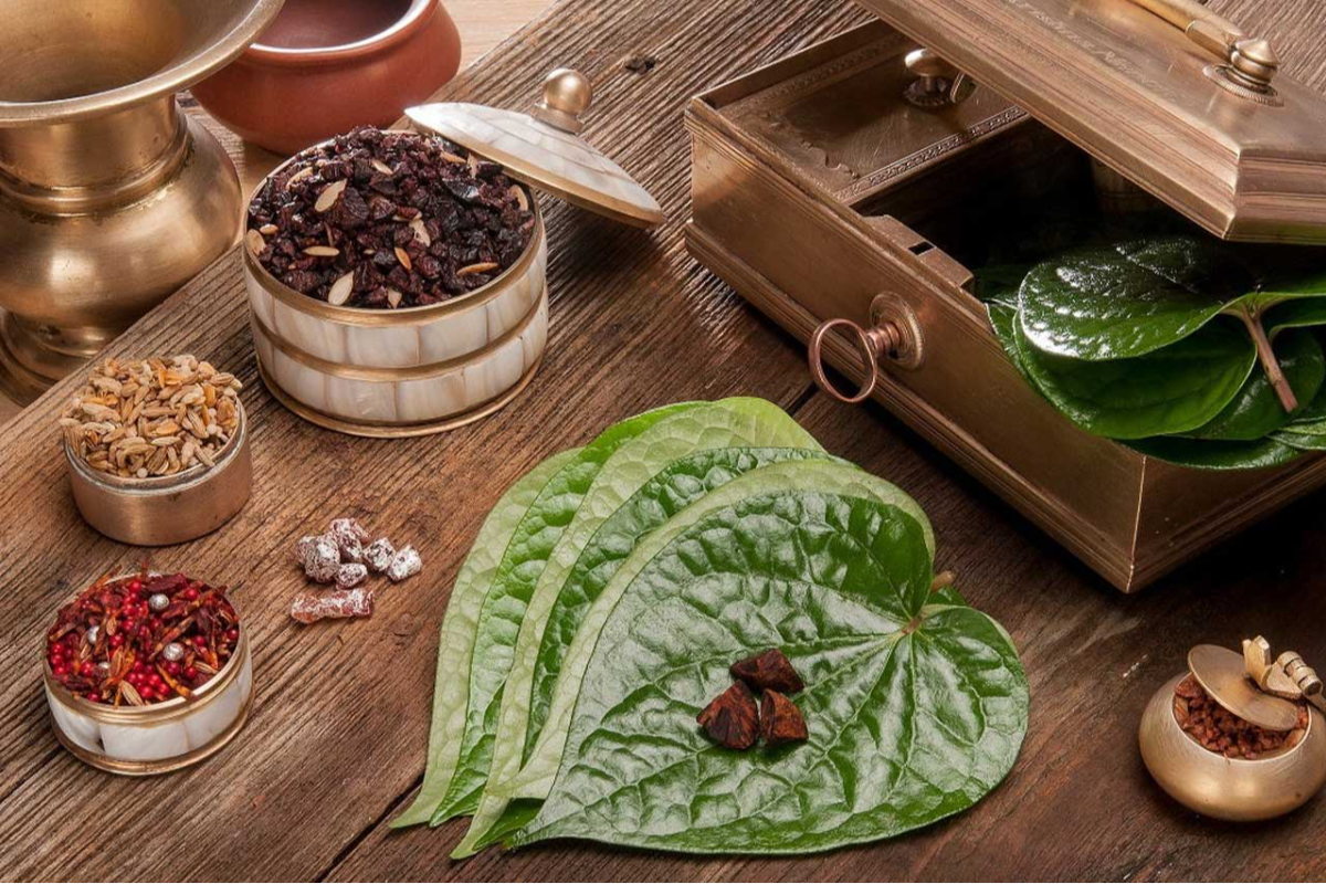 கருட புராணம்: இறந்தவர்கள் வாயில் ஏன் வெற்றிலை பாக்கு வைக்கிறார்கள் தெரியுமா? | Why Betel Leaves Kept In Dead Persons Mouth