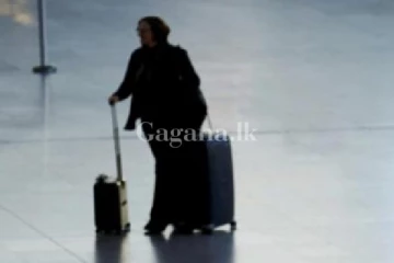 අනේ අම්මපා මෙහෙමත් ගෑණු ..