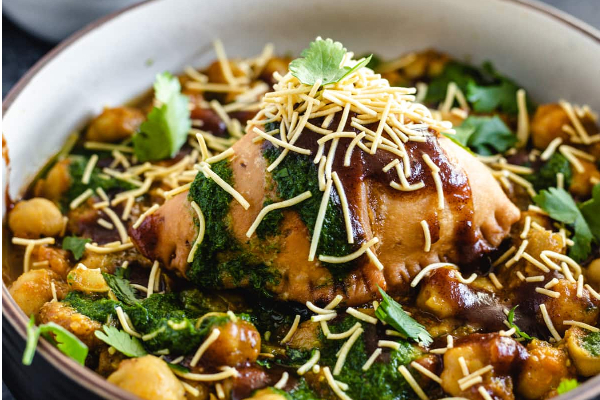 மொறு மொறு சமோசா சாட்... பத்தே நிமிடத்தில் வீட்டிலேயே செய்யலாம்! எப்படி தெரியுமா? | Samosa Chaat Recipe