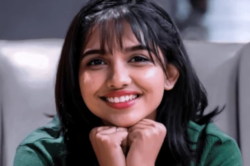 சென்சேஷனல் நடிகை மமிதா பைஜூவின் சம்பளம் எவ்வளவு தெரியுமா.. வெற்றிக்கு பின் எகிறிய பல லட்சங்கள்