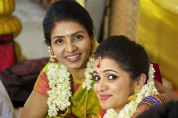 நீச்சல் உடையில் கணவருடன் போஸ் கொடுத்த டிடியின் அக்கா..