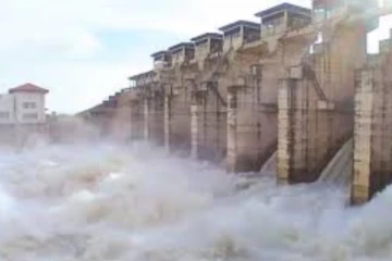 පවතින තත්ත්වය සමඟ දැදුරු ඔයේ වාන් දොරටු 4ක් අරී