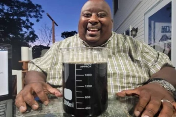 2 லிட்டர் சோடாவை 19 வினாடியில் குடித்து உலக சாதனை படைத்த நபர்- குவியும் வாழ்த்துக்கள்