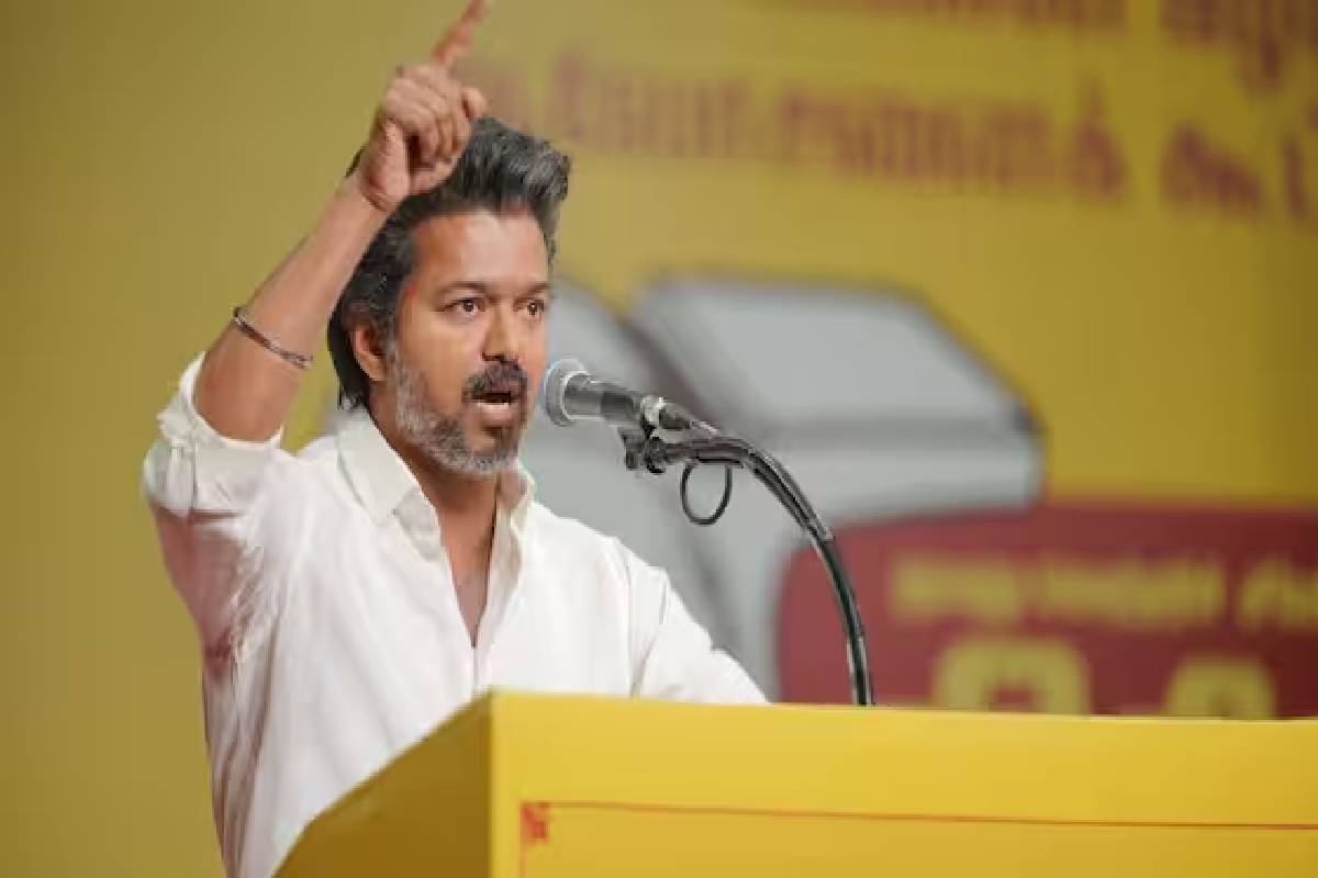 விஜய் பதவியேற்பு வழாவில் சர்ச்சை - குவிந்த கண்டனம் என்னாச்சு? | Controversy At Vijay S Swearing In Ceremony