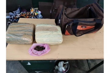 கோயம்பேட்டில் கஞ்சா விற்பனை செய்த சிறுவன் உட்பட 3 பேர் கைது