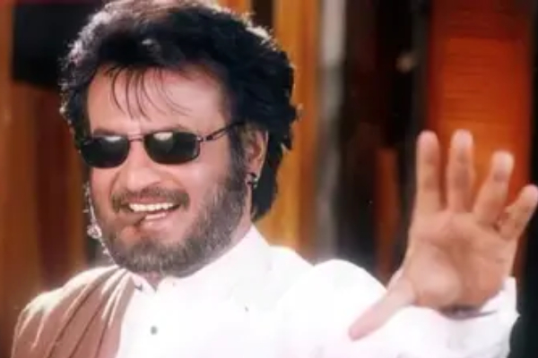 படையப்பா படத்தை திரையரங்கில் பார்த்து ரஜினியை கொண்டாடிய சிவகார்த்திகேயன்.. வீடியோ இதோ | Sivakarthikeyan Watched Padayappa Re Release