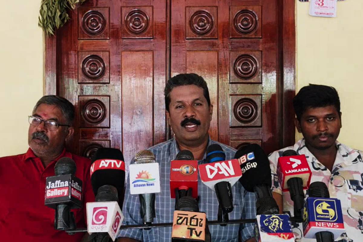 வட மாகாண கடற்றொழிலாளர்கள் கொந்தளிப்பு! எல்லை தாண்டும் இந்தியப் படகுகளால் ஆபத்து | Northern Fishermen Demand Fixes For Key Issues